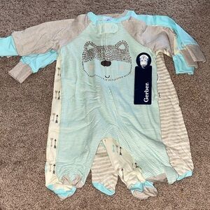 Size Newborn- Set of 4 Gerber onesies